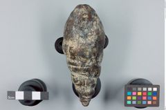 Foto (Seitenansicht) von buddistisches Amulett 1 (NHMW-ZOO-MO-0081100-ETH-114)